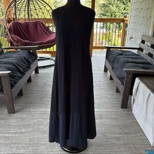 * NWOT* Nile | V- Neck Navy Knit Dress
